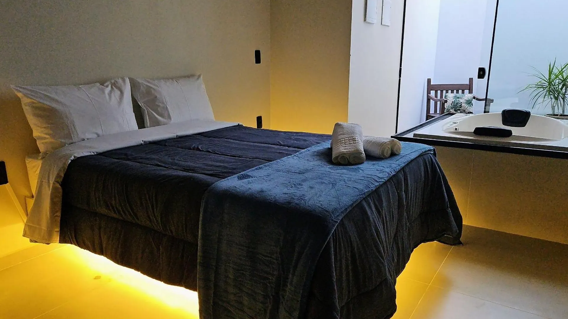 Loft Com Hidro Casal, Ar Cond/Lareira, Churrasqueira Gourmet Penha 0*,  Brazília