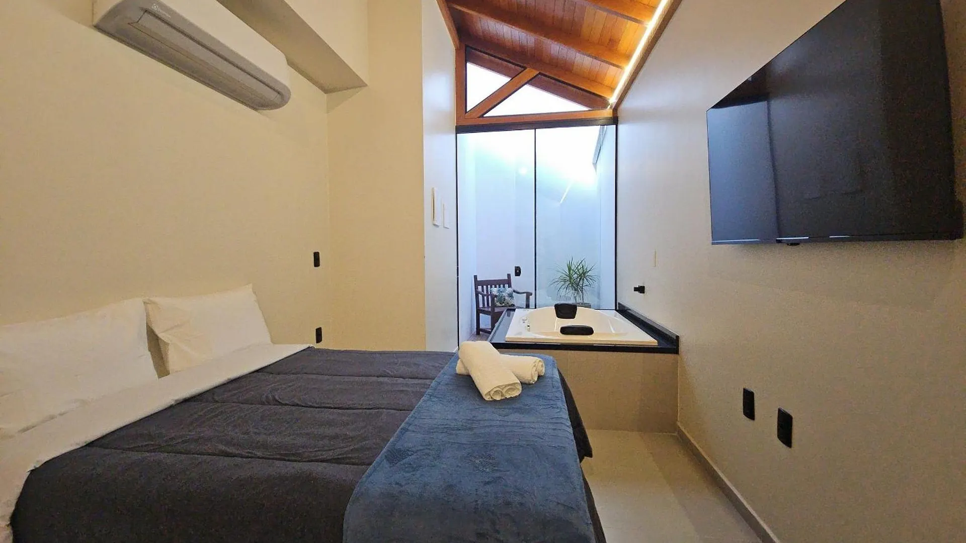 Daire Loft Com Hidro Casal, Ar Cond/Lareira, Churrasqueira Gourmet Penha  Brezilya