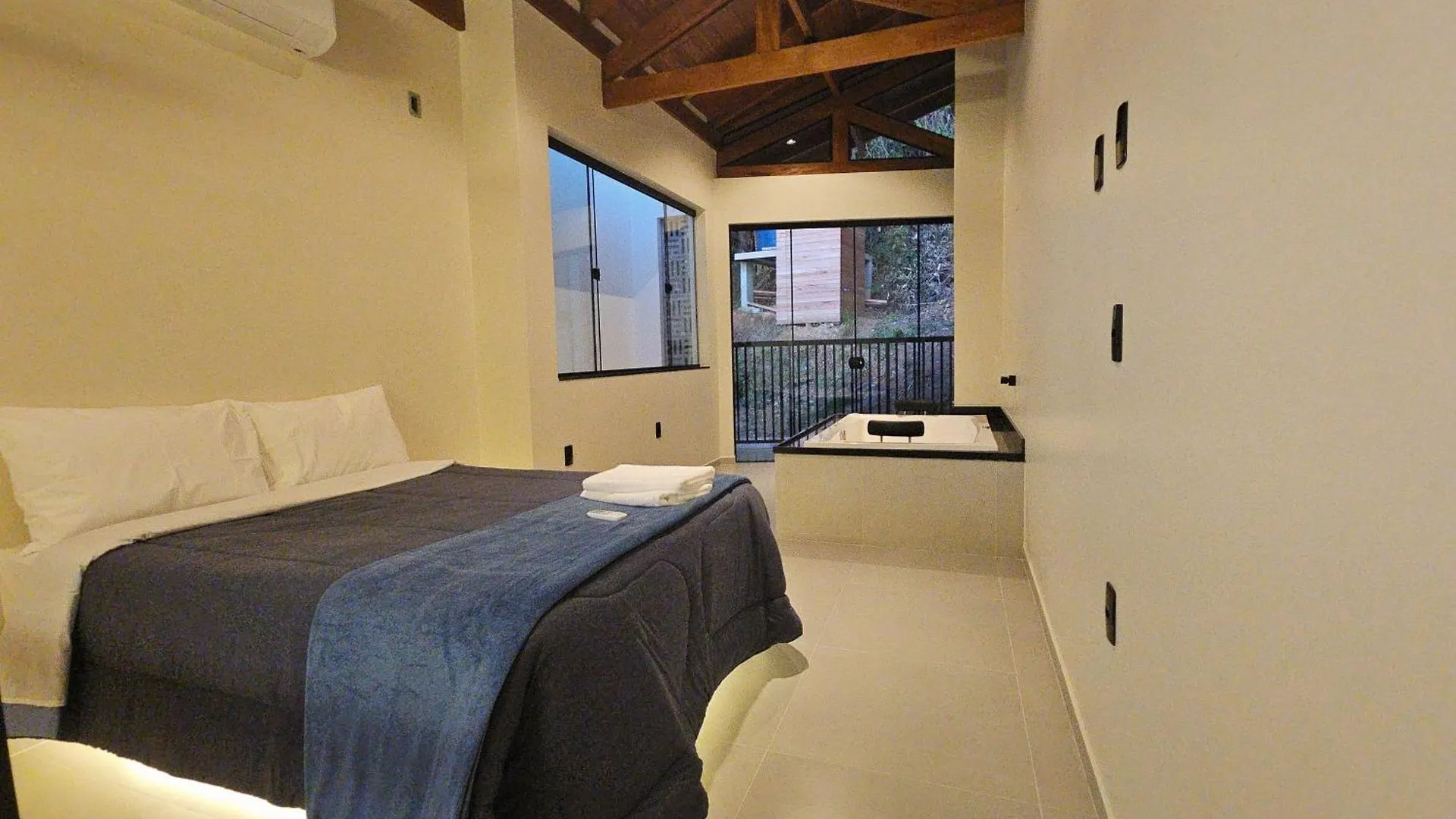 Loft Com Hidro Casal, Ar Cond/Lareira, Churrasqueira Gourmet Penha  Daire
